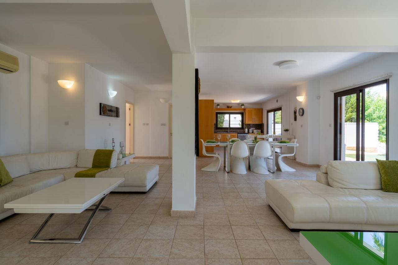 Lime 3-Bedroom Villa In プロタラス エクステリア 写真