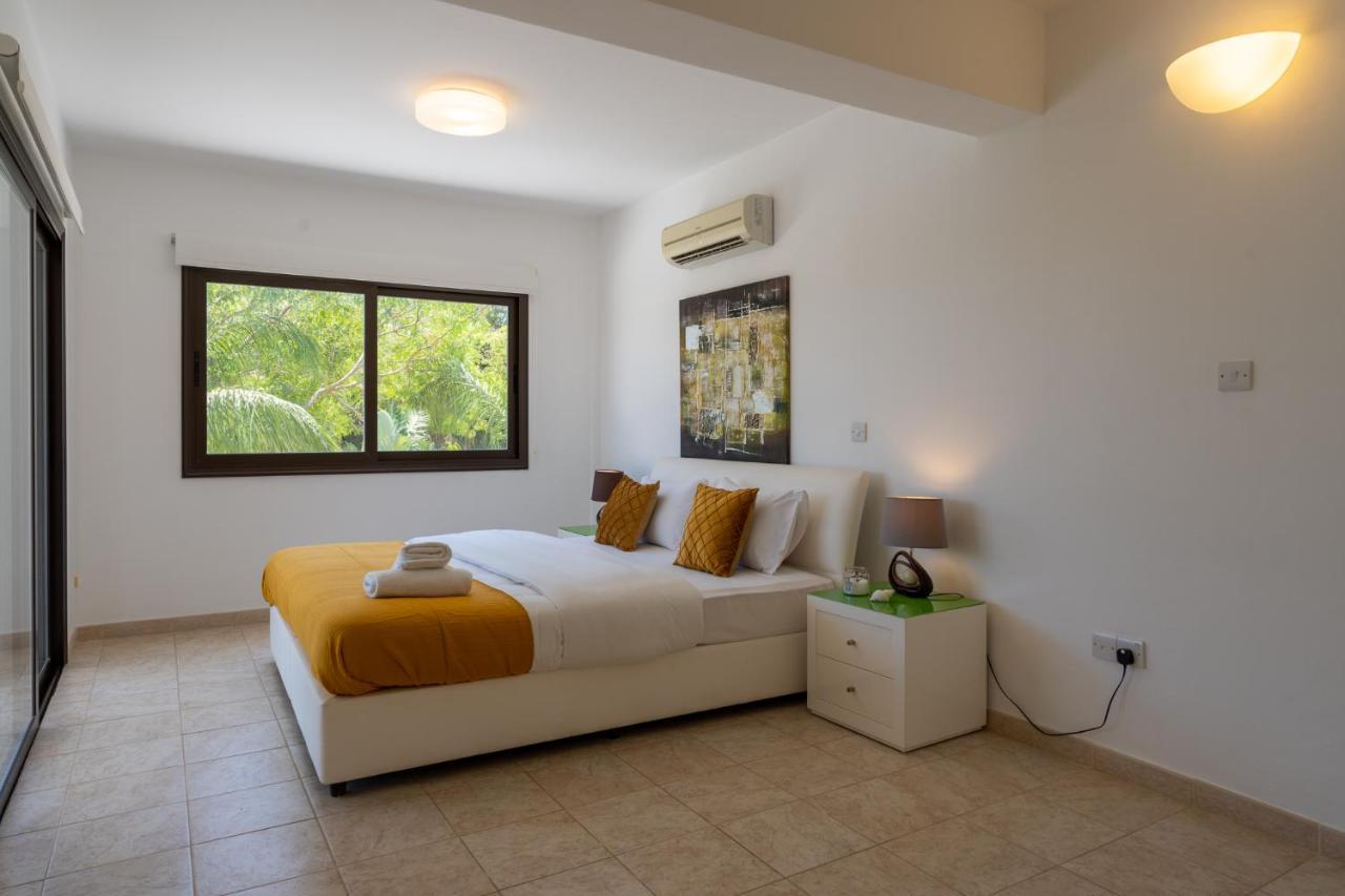 Lime 3-Bedroom Villa In プロタラス エクステリア 写真