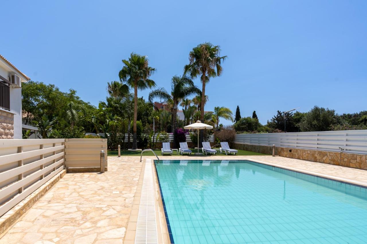 Lime 3-Bedroom Villa In プロタラス エクステリア 写真