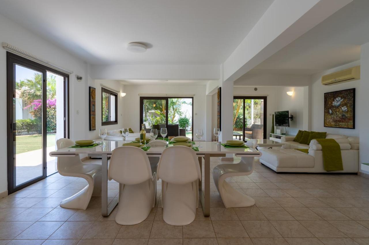 Lime 3-Bedroom Villa In プロタラス エクステリア 写真