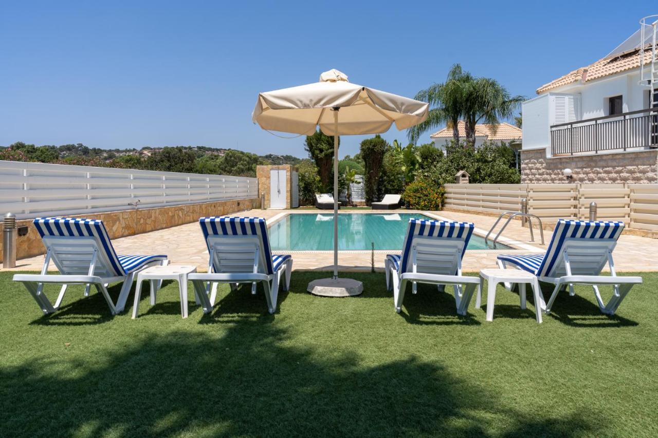 Lime 3-Bedroom Villa In プロタラス エクステリア 写真