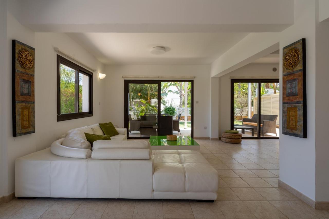 Lime 3-Bedroom Villa In プロタラス エクステリア 写真