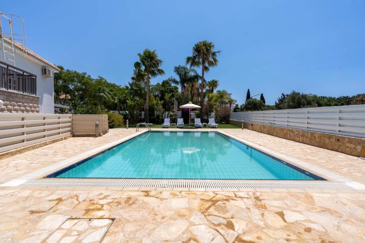 Lime 3-Bedroom Villa In プロタラス エクステリア 写真
