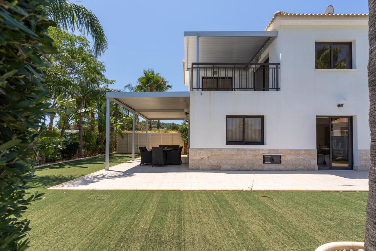 Lime 3-Bedroom Villa In プロタラス エクステリア 写真