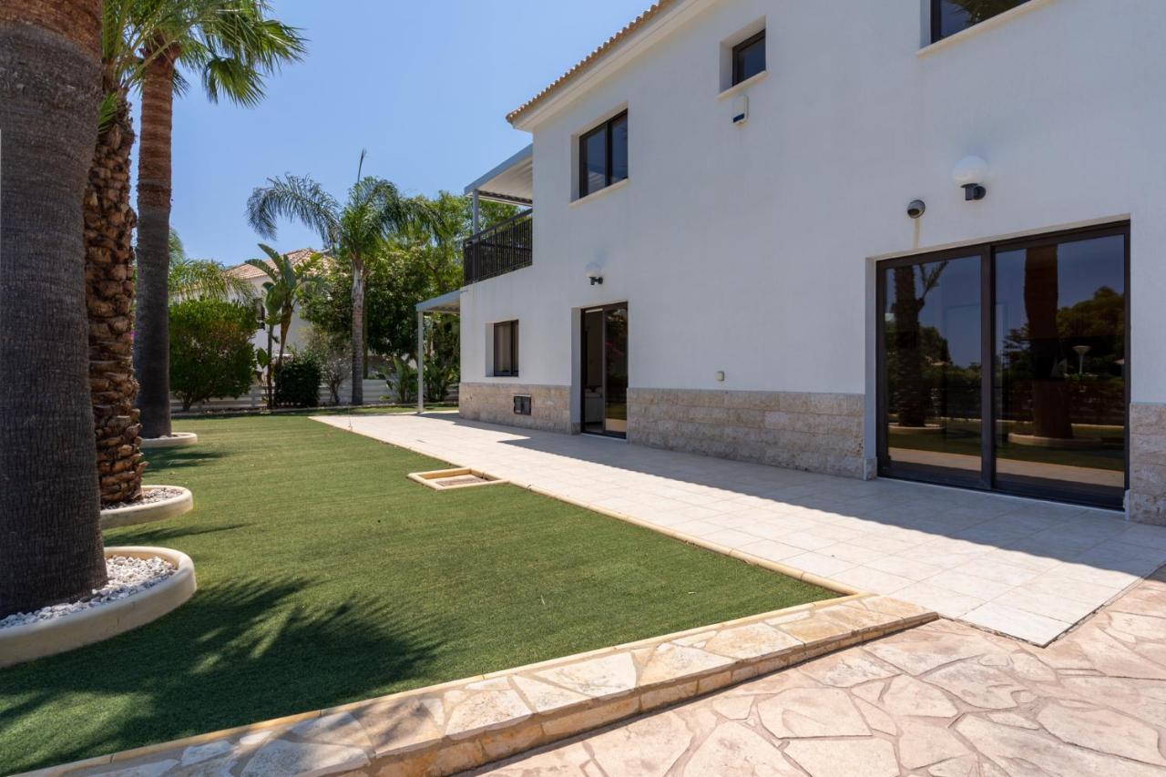 Lime 3-Bedroom Villa In プロタラス エクステリア 写真